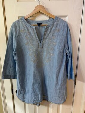 J Jill Denim Embroidered Tunic Blouse Top Chambray Blue Cottagecore Shabby Chic